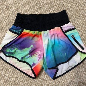 Lululemon Tracker Short II Sky to SeaWheeze Multi Black Size 4 RARE UNICORN